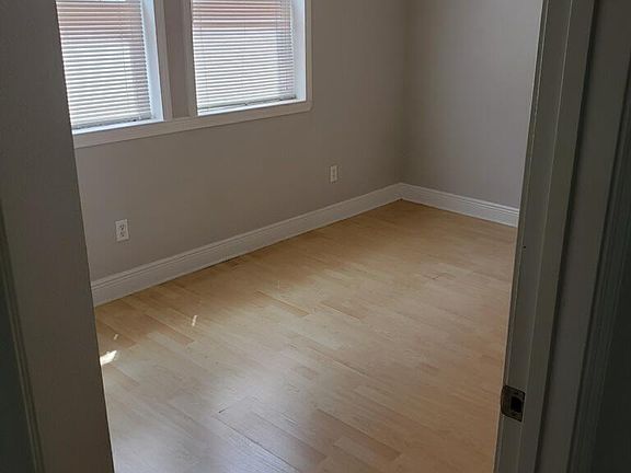4th image of 1215 Josephine St
