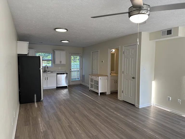 Ravenwood Glen — Photo 10