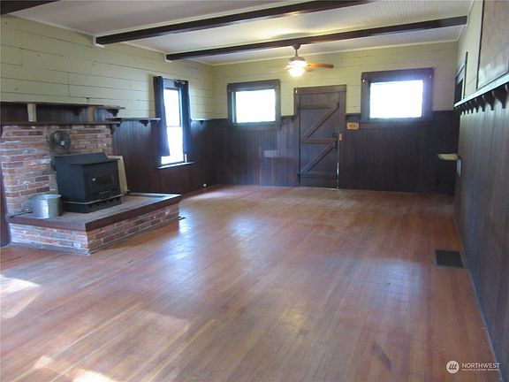 2nd image of 221 W Patit Avenue
