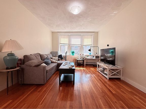 5th image of 28 Ransom Rd APT 8