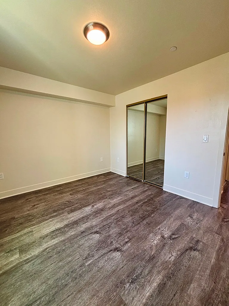 3 bed, 1061 sqft, $3,350 — Photo 3