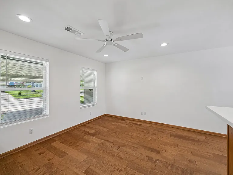 7050 Cole Creek Dr — Photo 8
