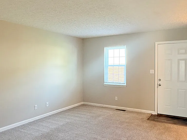 2509 Jersey Ct #B — Photo 2