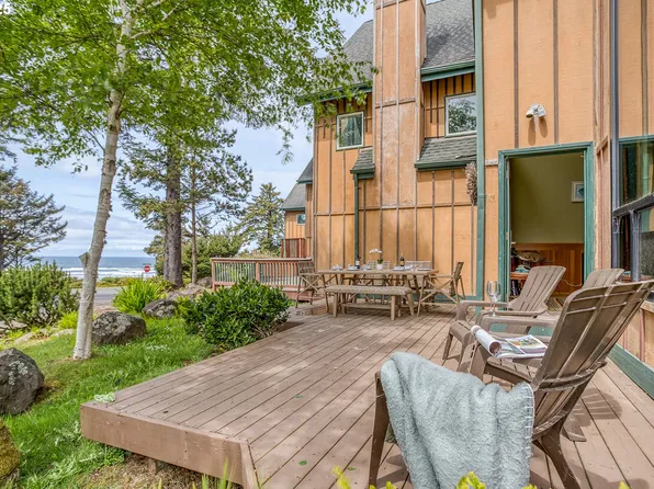 3360 NW Oceanview Dr, Newport, OR 97365