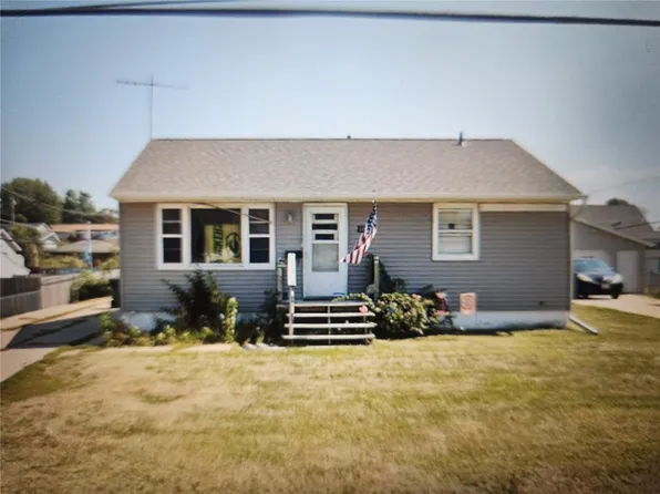 109 Edgewood Rd NW, Cedar Rapids, IA 52405