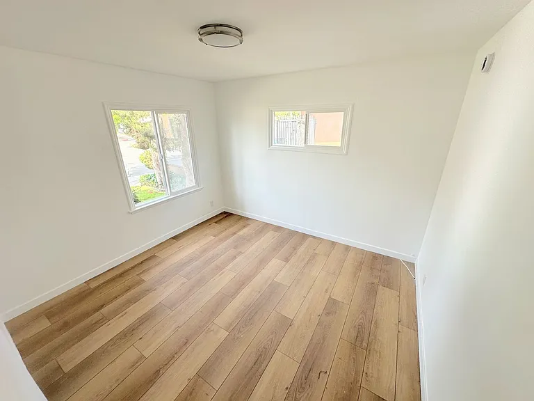 14410 Magnolia Blvd #1 — Photo 10