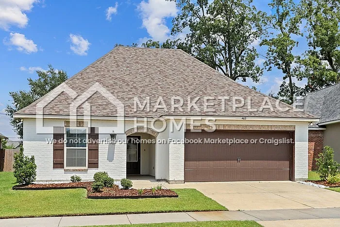 462 Lake Breeze Dr — Photo 1