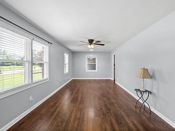 5th image of 421 Lewis Rd
