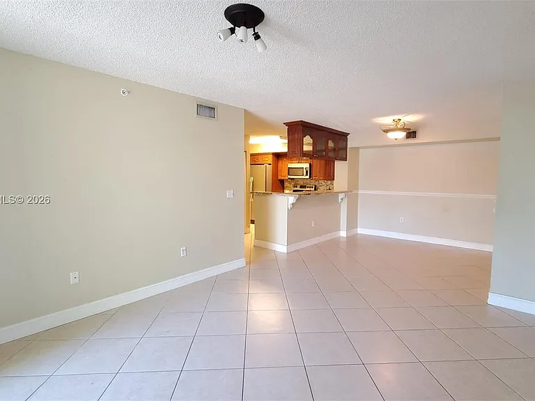 577 SW 111th Ln #203 — Photo 3