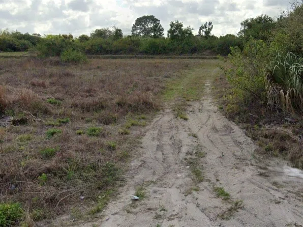 1001 Albert Ave, Lehigh Acres, FL 33971