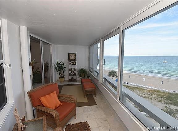 2nd image of 3600 Galt Ocean Dr APT 4B