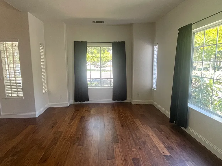 1905 Alpine Ct — Photo 6