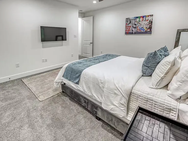 5215 Farmer St — Photo 33