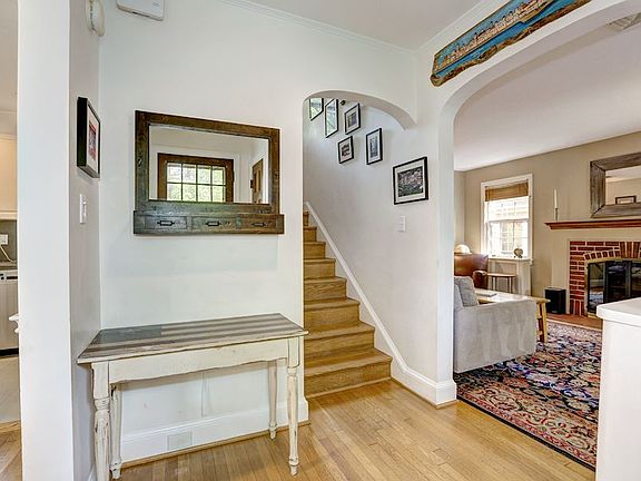 Main Level - Foyer