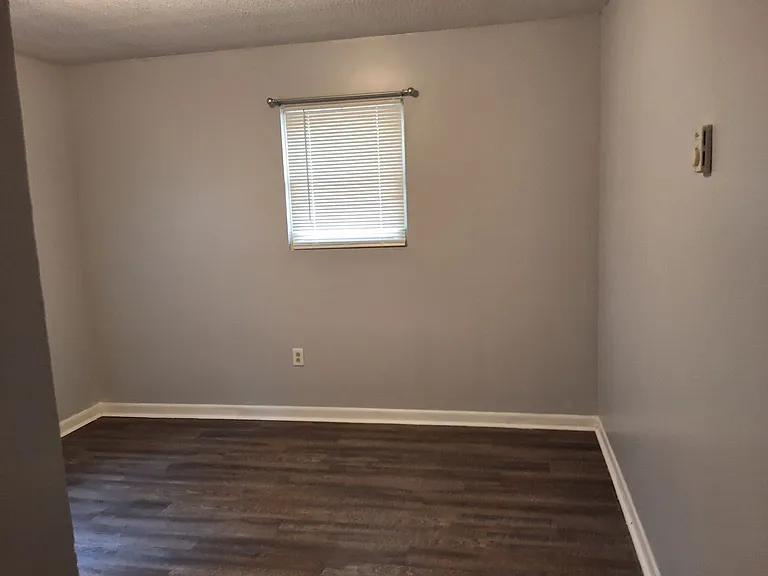 1140 Evelyn Dr — Photo 7
