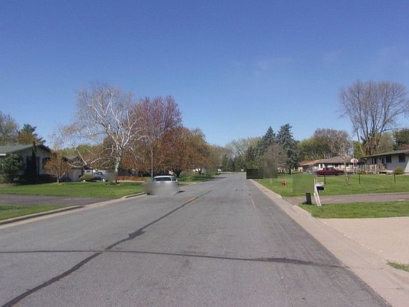 4th image of 670 Hiawatha Ave