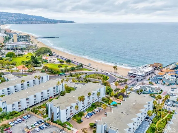 660 The Vlg Unit 204, Redondo Beach, CA 90277