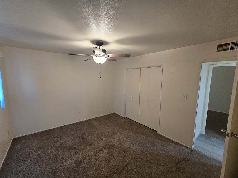 1005 W Cambridge Ave — Photo 26