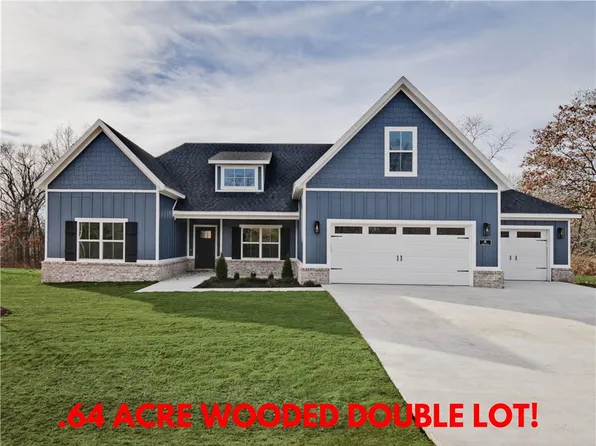 10 McGinnis Ln, Bella Vista, AR 72715