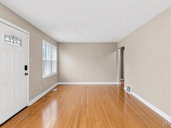 5th image of 195 Saint Luke Dr