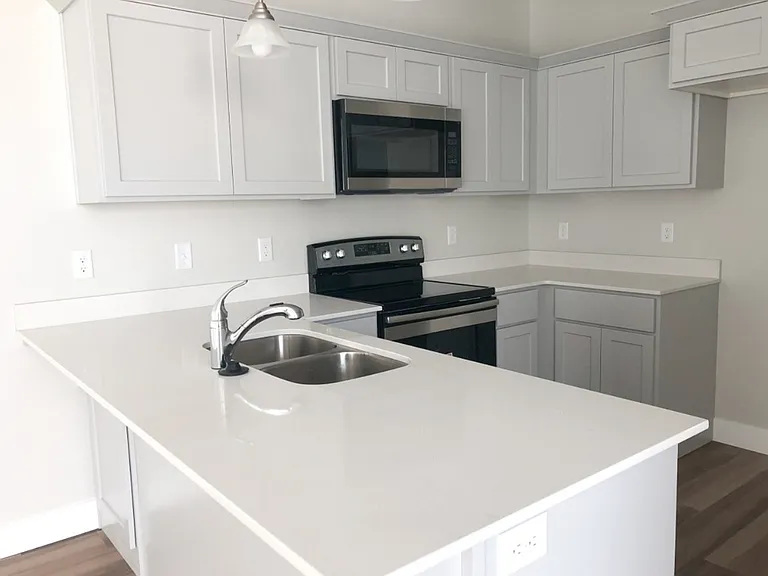 4216 W McKellen Dr #102 — Photo 4