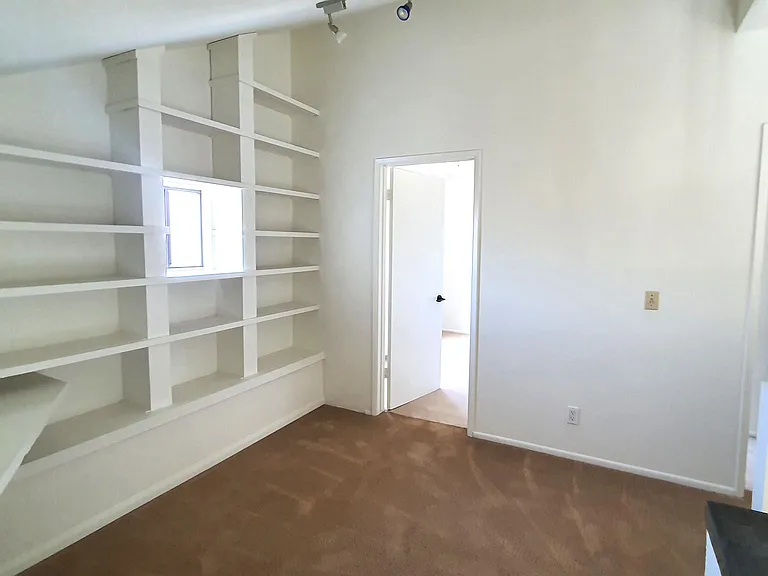 637 Rockledge St — Photo 9