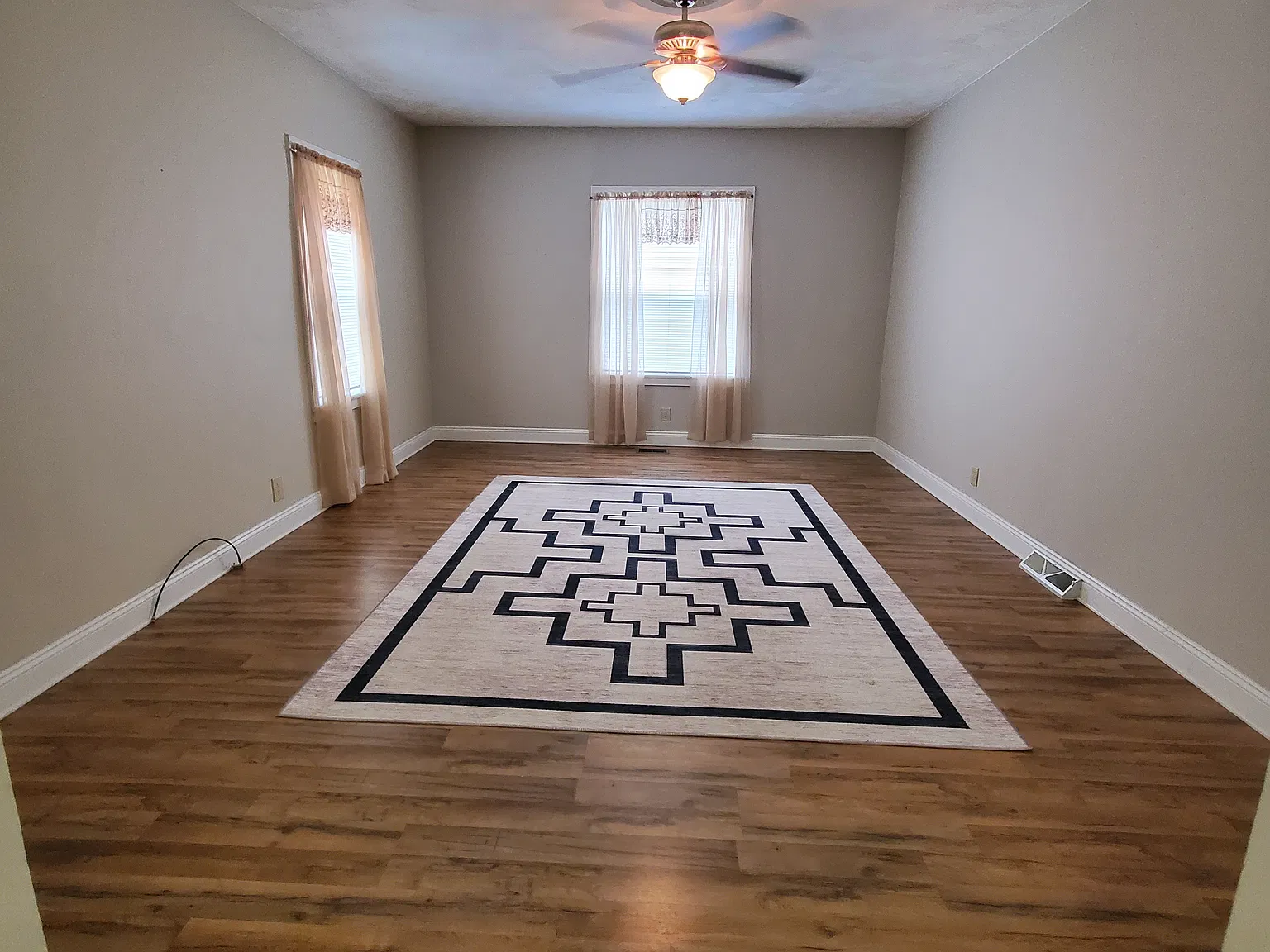 302 Oakland Ave — Photo 3