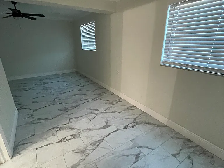 365 NW 4th Ct — Photo 14