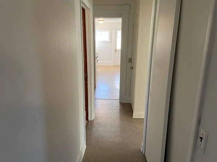 3 bed, 2079 sqft, $1,500 — Photo 4