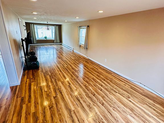 Spacious living room