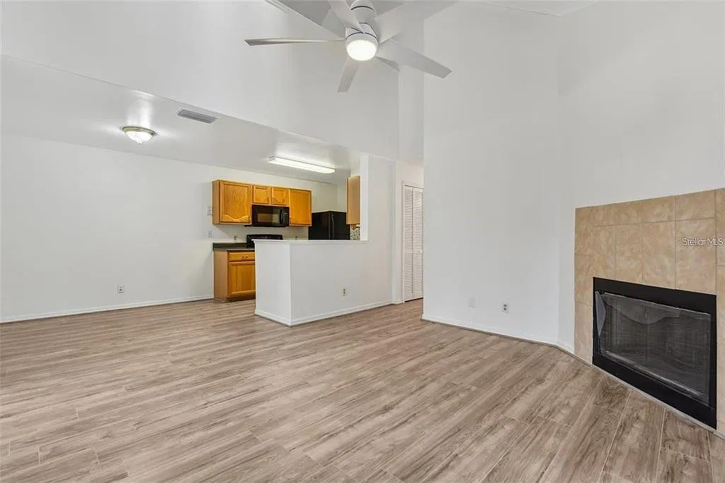 2 bed, 1.0 bath, 1342 sqft, $1,650 — Photo 3