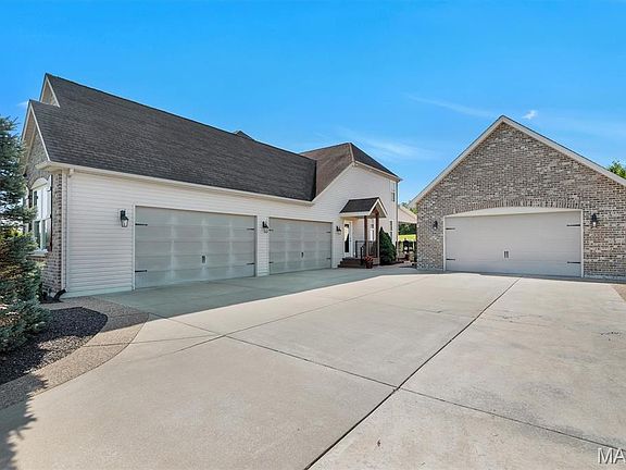 5th image of 11090 Stonebridge Ln