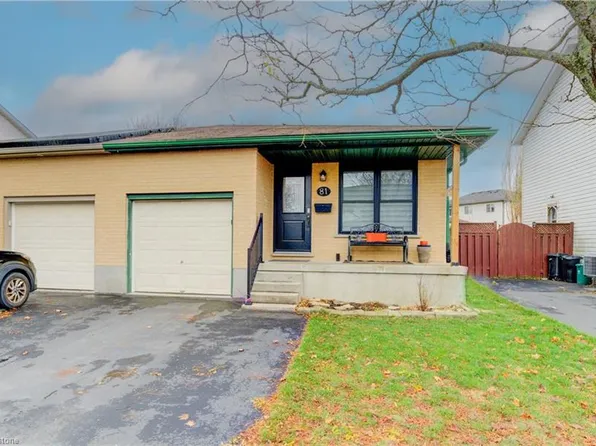 81 Dyer Ct, Cambridge, ON N3C 4B9