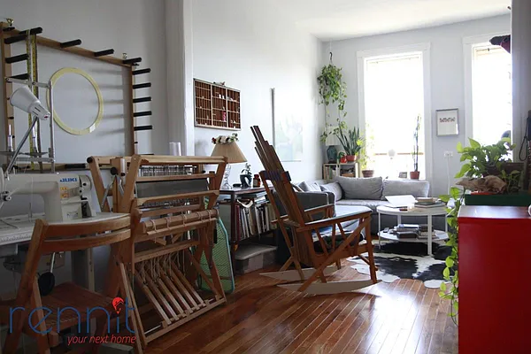 Rented by Rennit Inc. | media 32