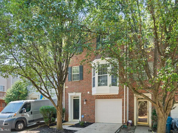 7818 Dogue Indian Cir, Lorton, VA 22079