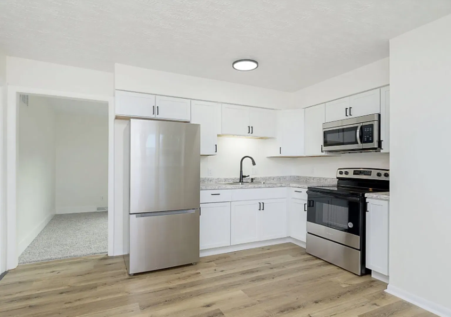 7737 - 7739 Southfield Drive — Photo 4