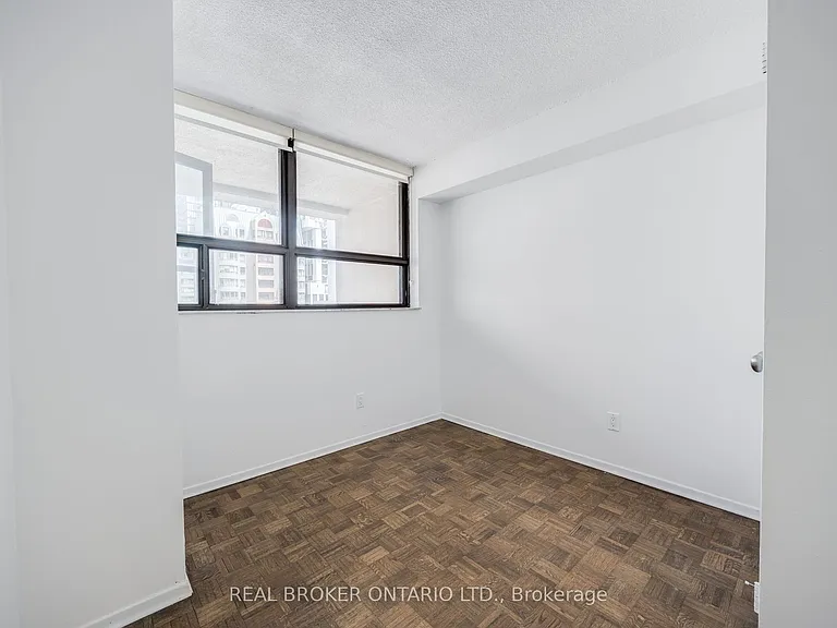 105 McCaul St #708 — Photo 11