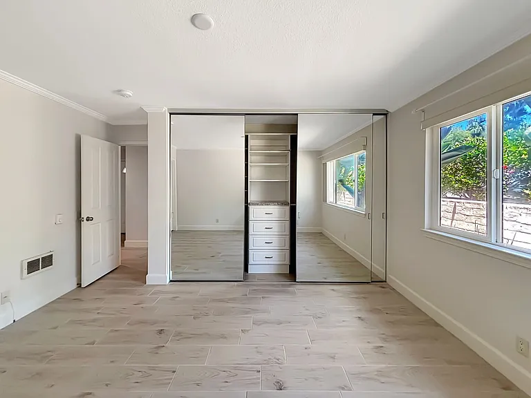 8503 Villa La Jolla Dr #J — Photo 17