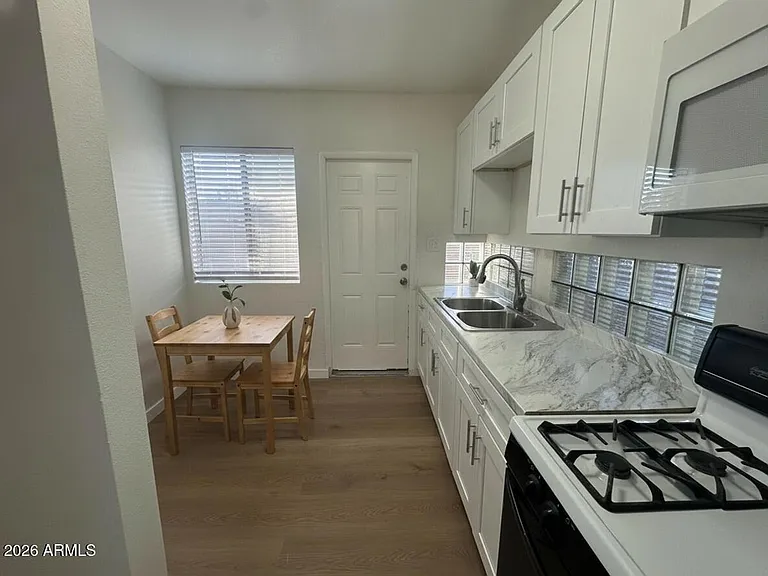 3927 N Longview Ave #2 — Photo 8