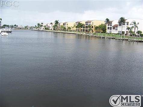 Water, water, water views!!