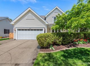 1211 Prairie Dr, Algonquin, IL 60102