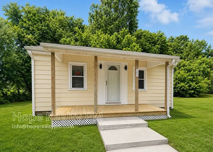 754 Meade St — Photo 1