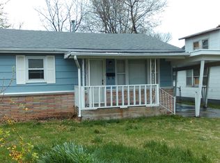 1315 W Poplar St, Springfield, MO 65802
