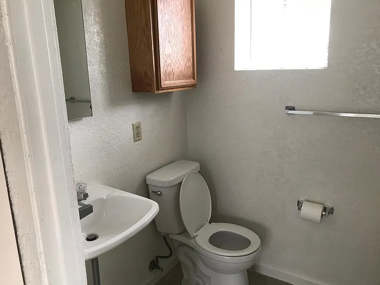 1707 Elm Ave — Photo 8
