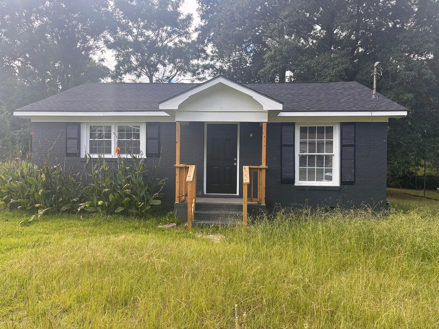 25 Clearview Avenue - 1 — Photo 1