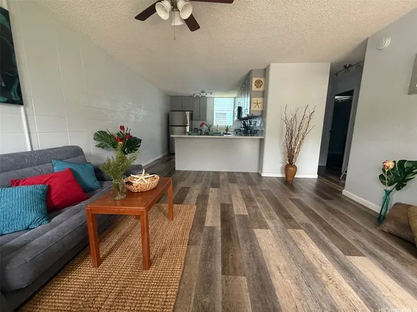94-039 Waipahu St APT 113, Waipahu, HI 96797