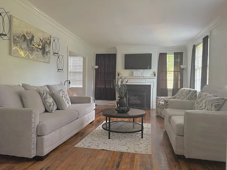 2041 Saint Charles Ave — Photo 1