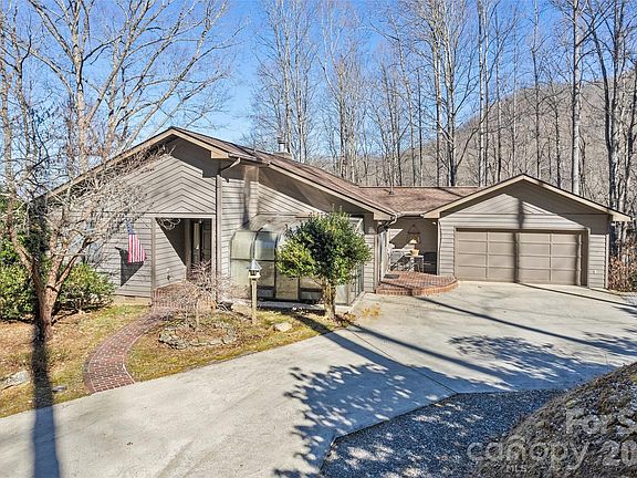 2nd image of 831 Forest Run Rd