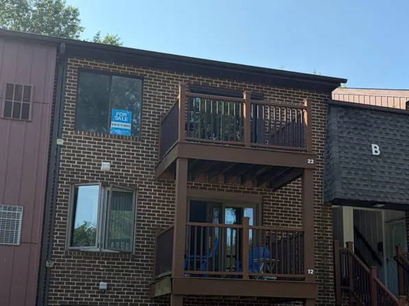 5200 Hilltop Dr #22, Brookhaven, PA 19015