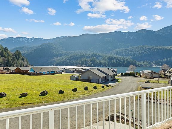 4th image of 481 Maple Grove Road